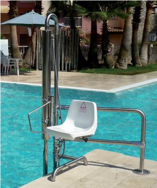 Ascensores acuáticos, la manera más práctica de que la piscina sea accesible para todos